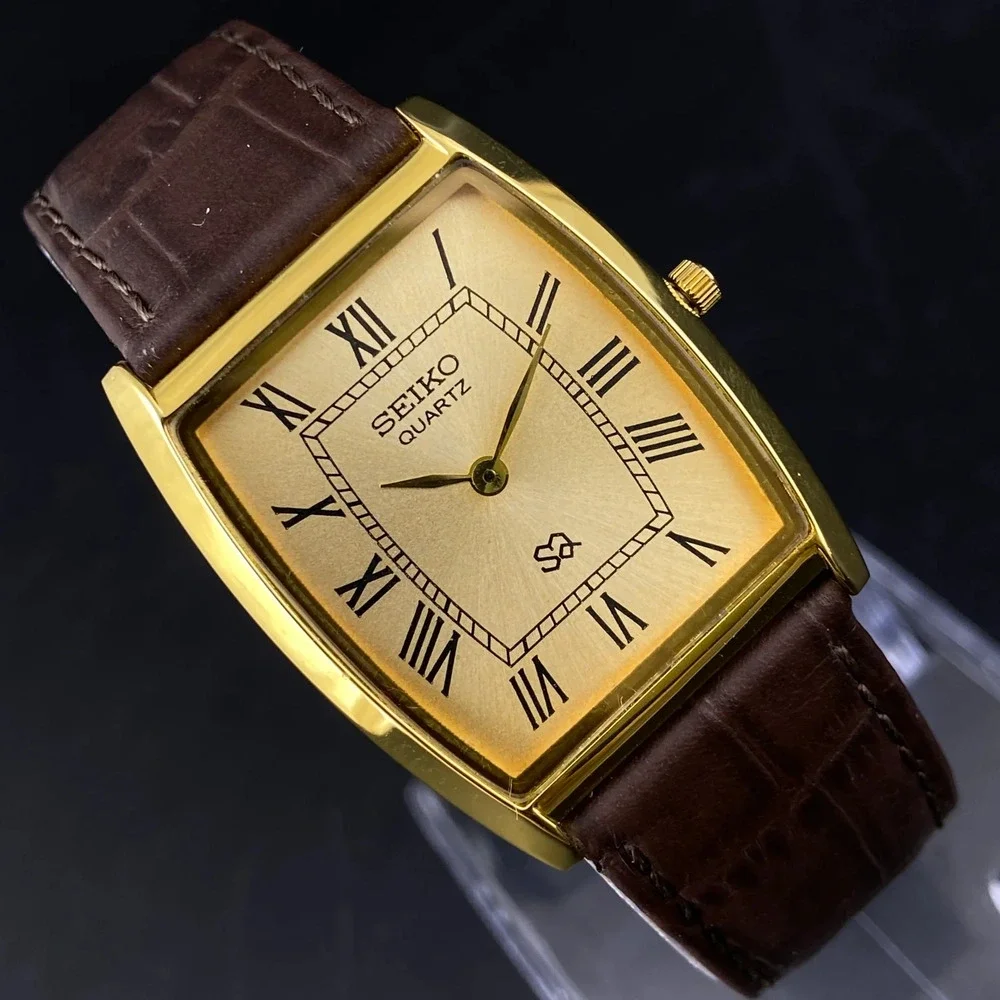 Vintage Style Seiko Quartz Mens Gold Watch & Black accents W/ Leather Strap